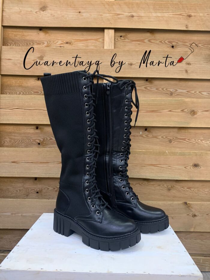 Bota Calcetín Cordones