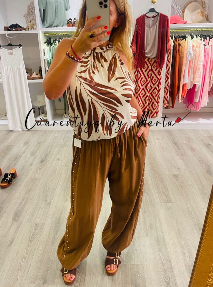 blusa halter licra palmas pantalon tachuelas marta