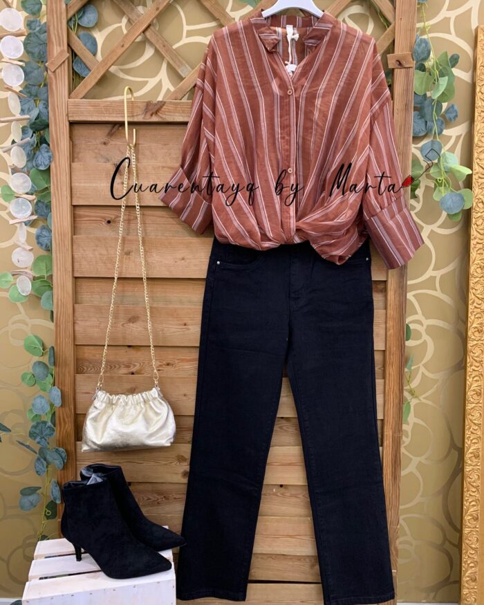 Vaquero eslástico Negro diseño blusa rayas