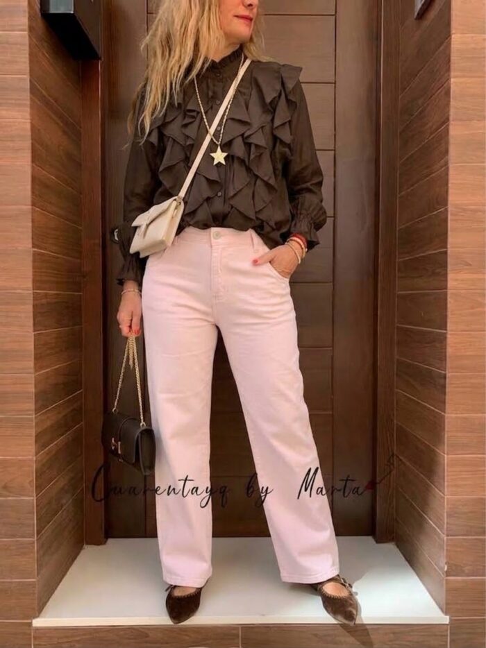 Vaquero wide leg rosa, blusa volantes tenzel