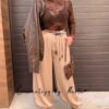 Blusa gasa flores, pantalon bombacho glamour y semi bota antelina (2)