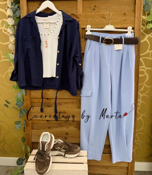 Blusasobrecamisa sirve para Todo, pantalón cargo y zaps blogueras