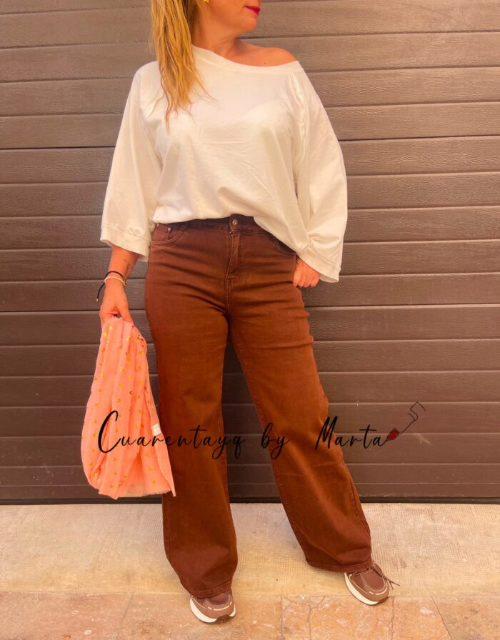Sudadera manga estilosa, pantalon bloguera marron, zapa blogueras