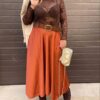 falda glamour, blusa gasa flores y semi botas antelina