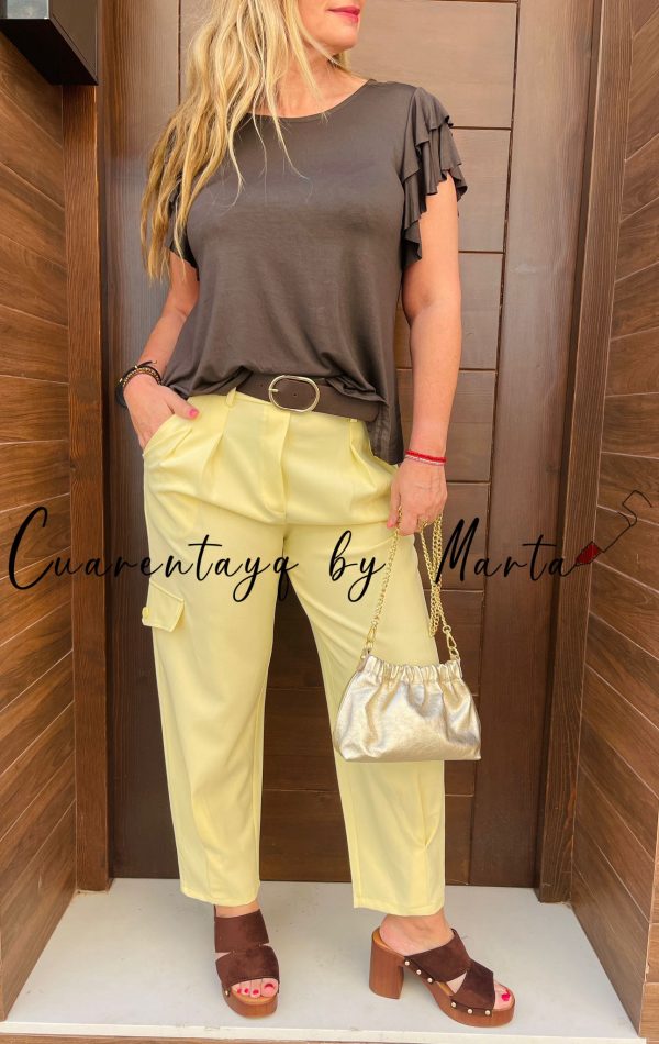 camiseta manga volantes pantalon cargo